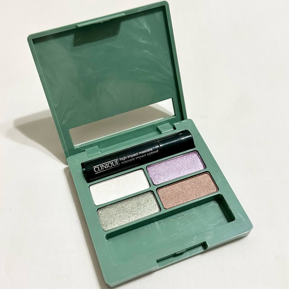 Clinique Color Surge Eyeshadow Quad w/High Impact Mascara (Sample Size) Black - Picture 1 of 8